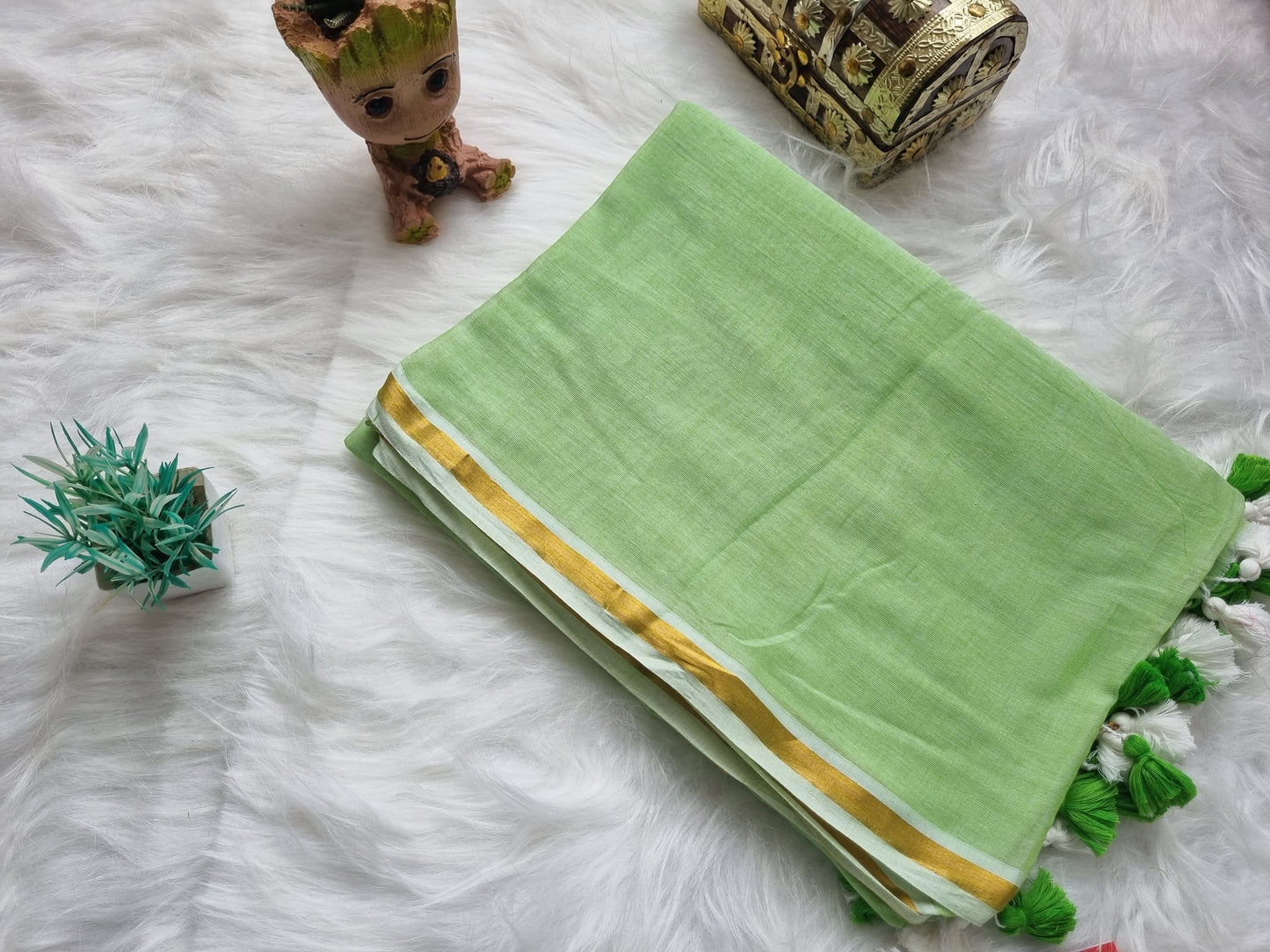 Mul Cotton Plain Sarees with Zari Border