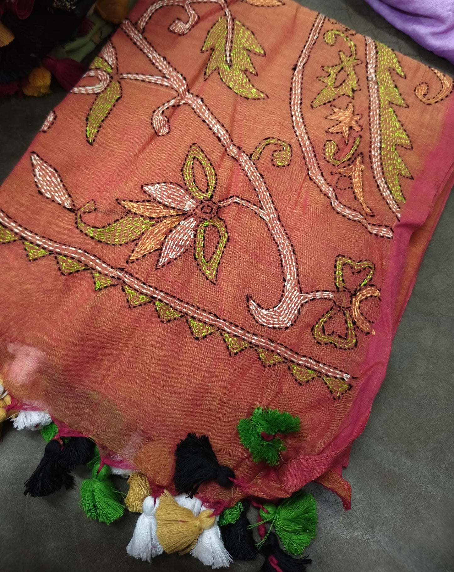 Handloom Mul cotton hand Kantha Stitch Saree- Dee peach
